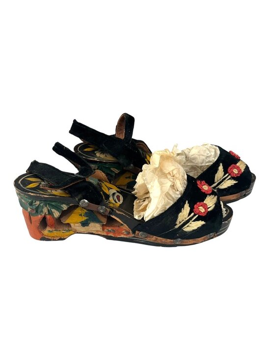 Handmade Shoes - Vintage WW2 Women's Carved Wooden Hand Painted Shoes - Size 5